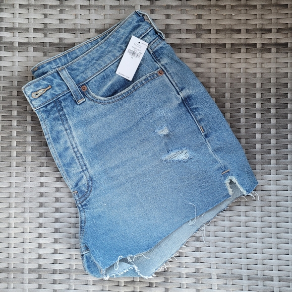 Old Navy High Rise Demin Shorts - Picture 4 of 5